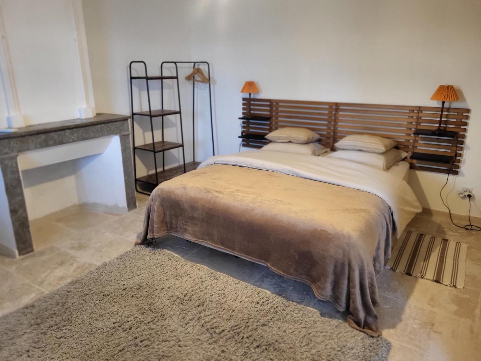 Bastide De La Madeleine Bed & Breakfast Pougnadoresse Room photo